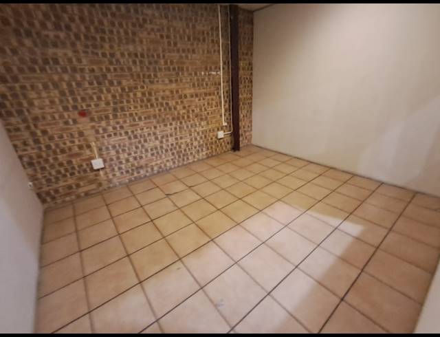 625M² WORKSHOP TO LET IN DUNCANVILLE